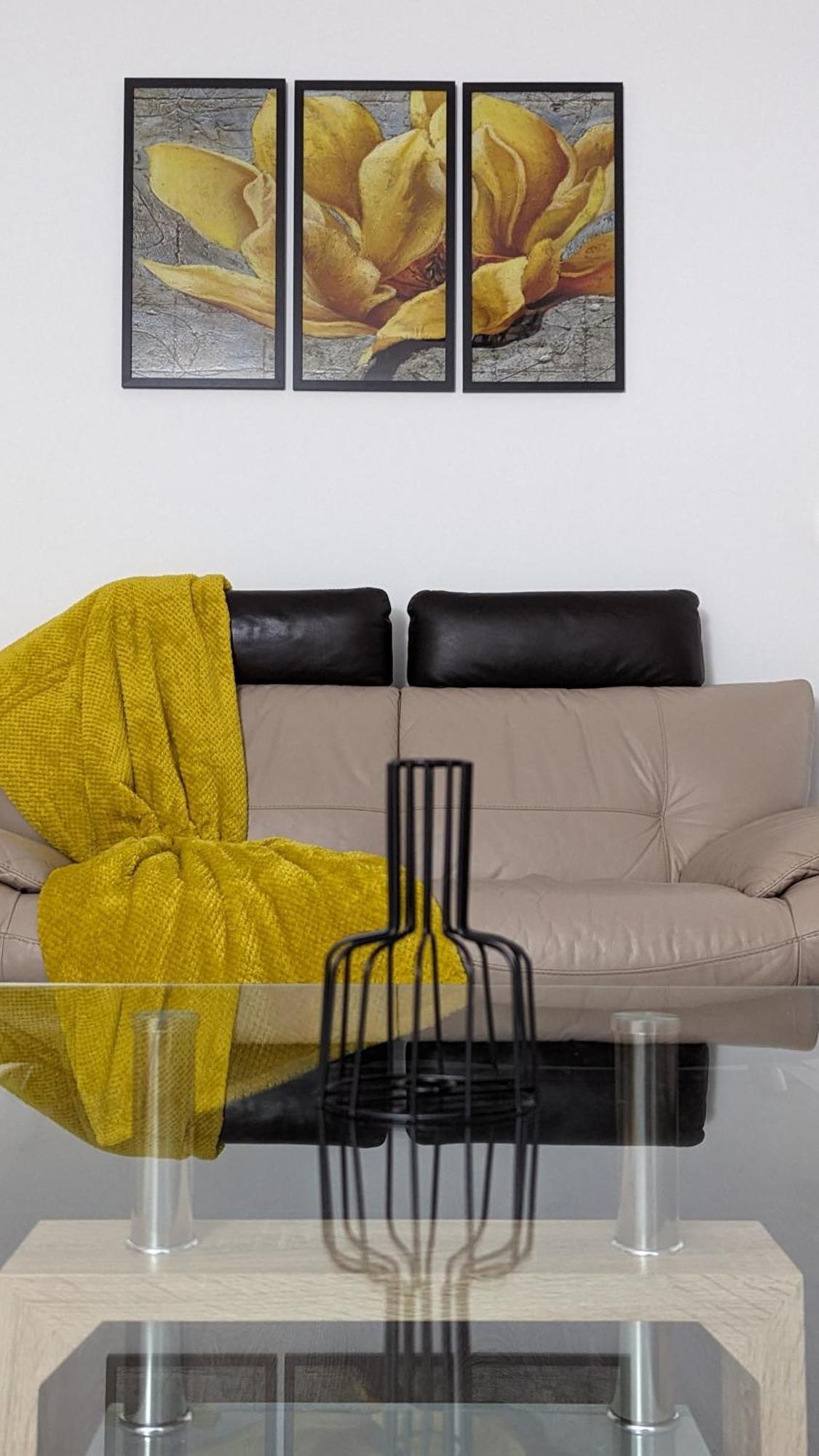 Clariturf - 4 Bedroom Semi - Private Parking Near Turf Moor, Town Centre, Transport And Motorway Links Next To Canal, 3 Parks And Lake - Sky And Netflix バーンリー エクステリア 写真
